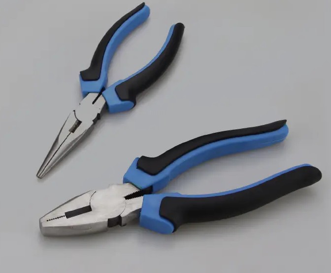 Utilitas Pliers: Innovatio et Application de Multifunctional Tools